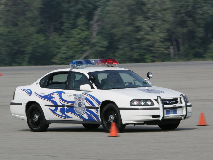  Chevrolet Impala Police Car 2001 года  (фото 15 из 18)